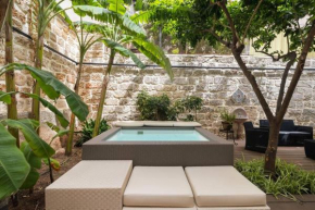 The Garden Boutique Apartment by DomuSicily